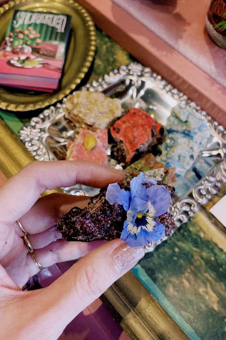 バレンタインイベント2024♡ 巨大チョコレート山脈＆ホットチョコレート飲み放題【ささやかですてきなもの 大谷有紀 vol.178】