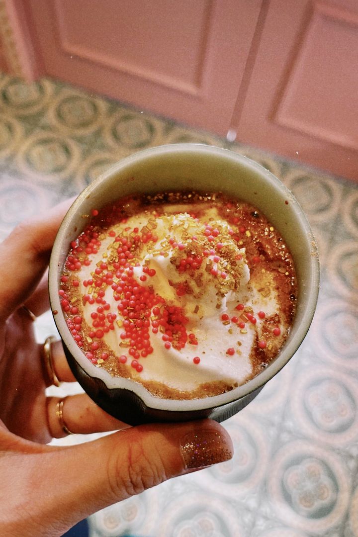 バレンタインイベント2024♡ 巨大チョコレート山脈＆ホットチョコレート飲み放題【ささやかですてきなもの 大谷有紀 vol.178】