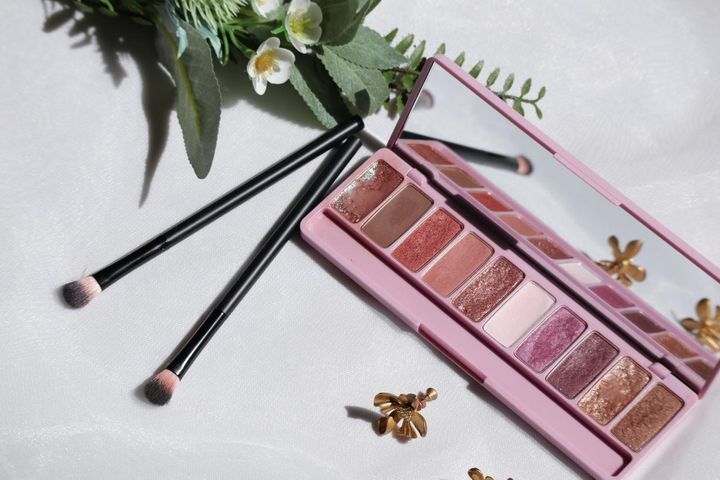 画像: 粉落ちを防ぐアイシャドウの塗り方