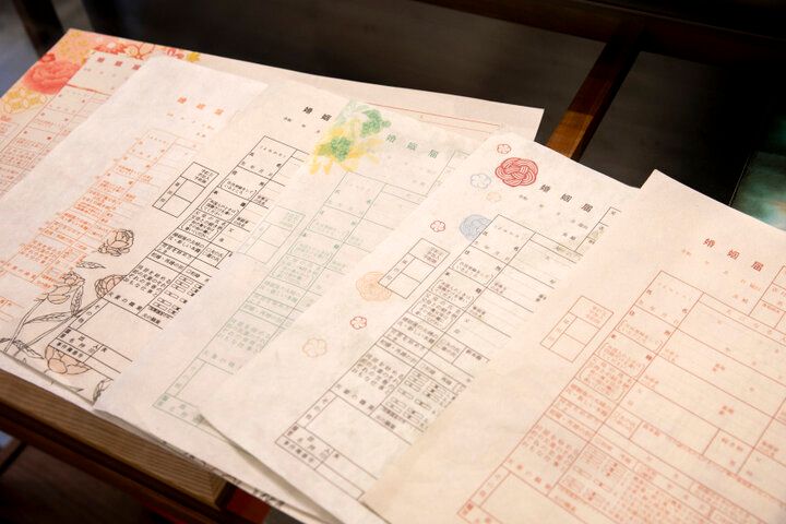 浅草で紙漉き体験♪ 「和紙雑貨の店 watashino」でオリジナルの和紙づくりを