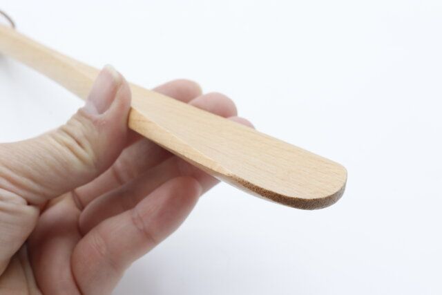 ダイソーのブナの木靴べらの先端
