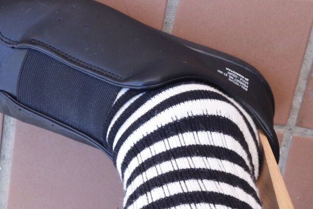 靴を履くときのイメージ