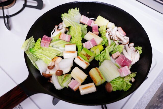 グラタン ホワイトソース 米粉 レシピ 具を炒める