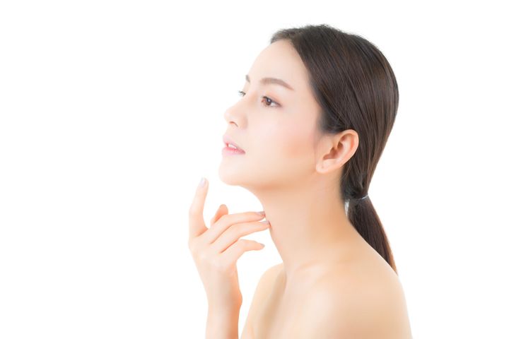 首年齢ー5歳！首のシワを撃退するアイテム3つ