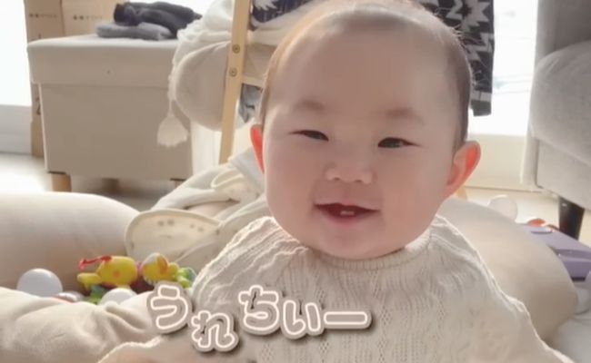 のんびり午後に突然現れた人物！ベビーが見せた驚きの反応