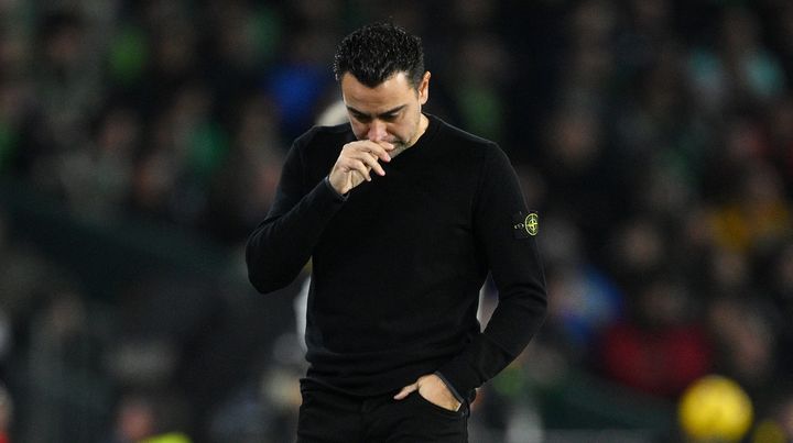 世界最高チームの名将。涙の退任通達。もらい泣きの選手も