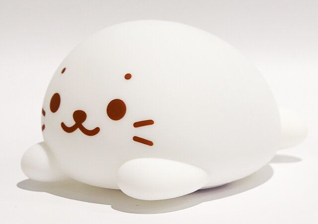 2023年12月11日発売のしろたん ほわほわお部屋ライトBOOK