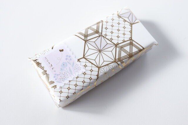 透け感のあるトレーシングペーパー素材のデザインペーパー