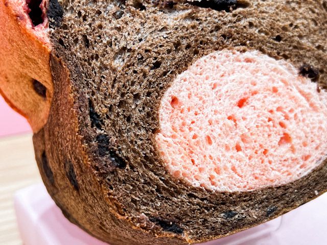 チョコレート生地がメインということで、少し大人っぽい味わい