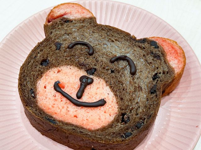 チョコペンで好きなくまの顔を描いて！