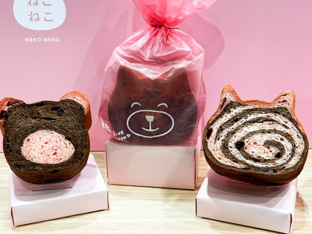 「ねこねこ食パン loves ハートフルベアー」と「くまくま食パン loves ハートフルベアー」