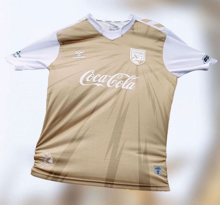 ヴェルディ川崎の再来？！アメリカ2部に「スパークするコカコーラ」のユニが現れる