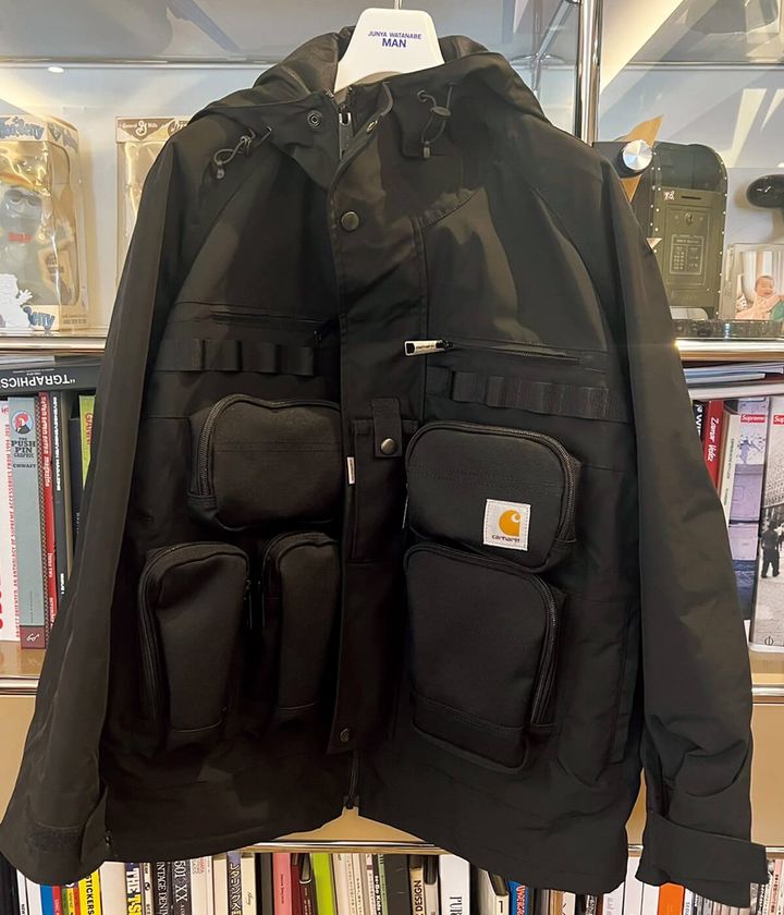 〈ジュンヤ ワタナベ マン〉と〈カーハート〉のコラボレーションジャケット