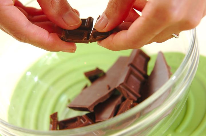 マシュマロ＆フォークでデコる生チョコスティックの作り方1