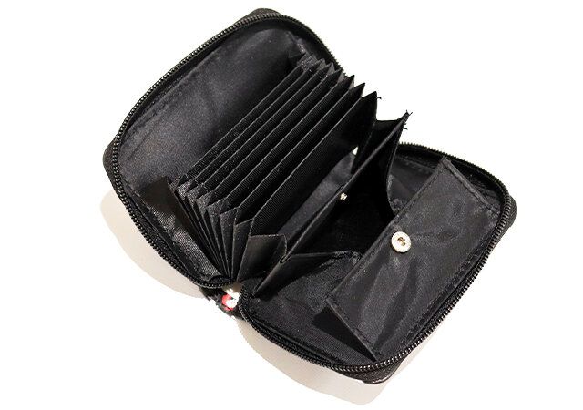 ミッキーマウスのミニ財布の中身