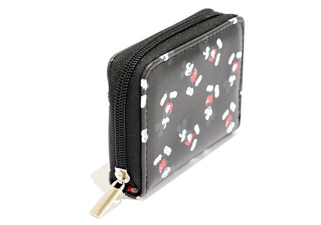 ミッキーマウスのミニ財布の厚み