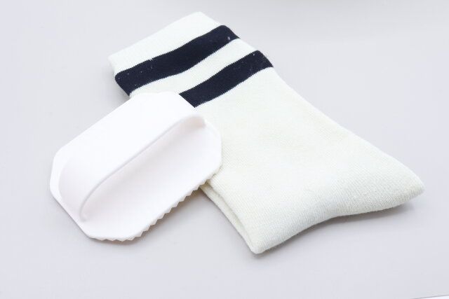 キャンドゥのちょっと洗いに便利！持ち手付ミニ洗濯板は汚れが目立つ衣類の部分洗いに便利