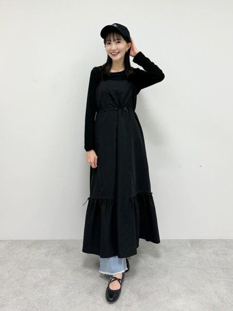 黒キャミワンピースのコーデ