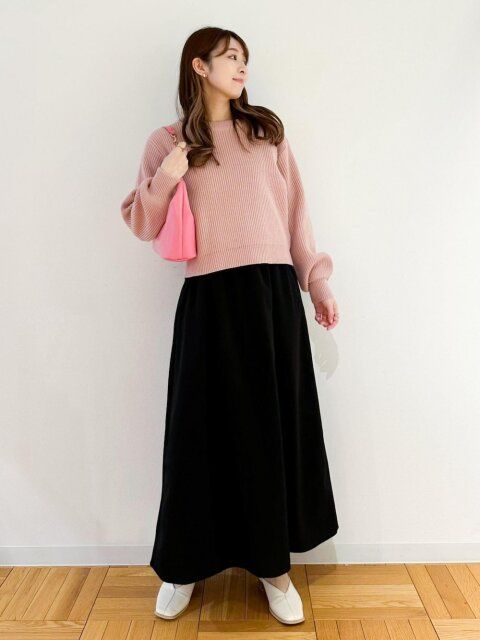 黒キャミワンピースのコーデ