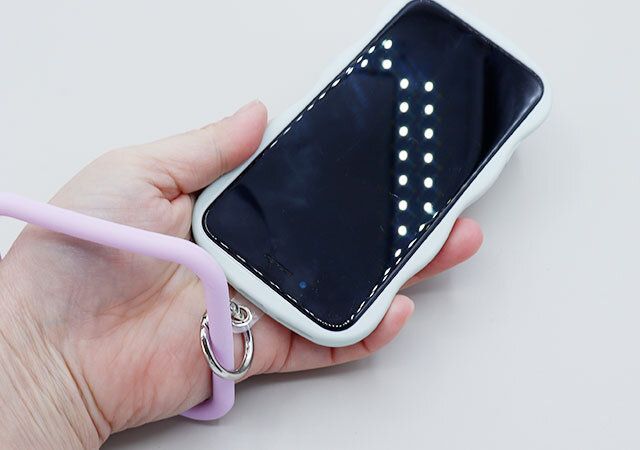 ダイソーのスマホ落下防止グッズ