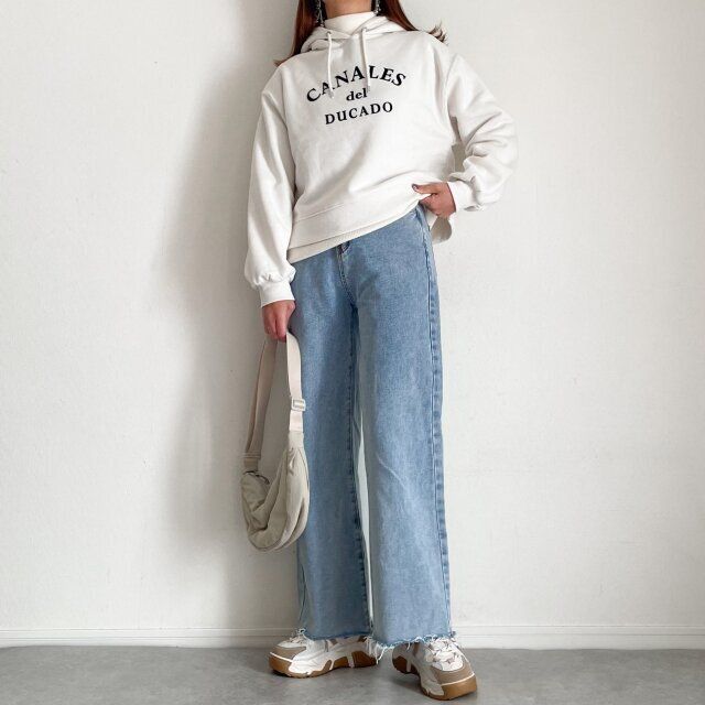 ニットを使ったレイヤードコーデ