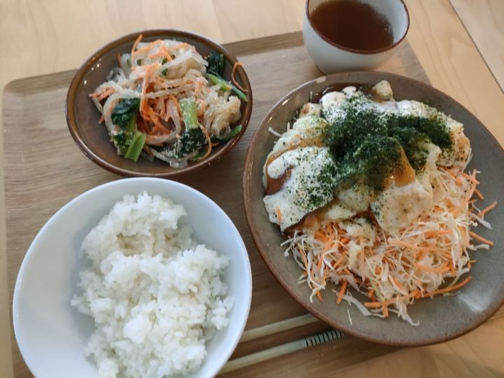 ある日のミールキットのごはん。カットされた食材が毎日届くものを利用。便利でおいしい