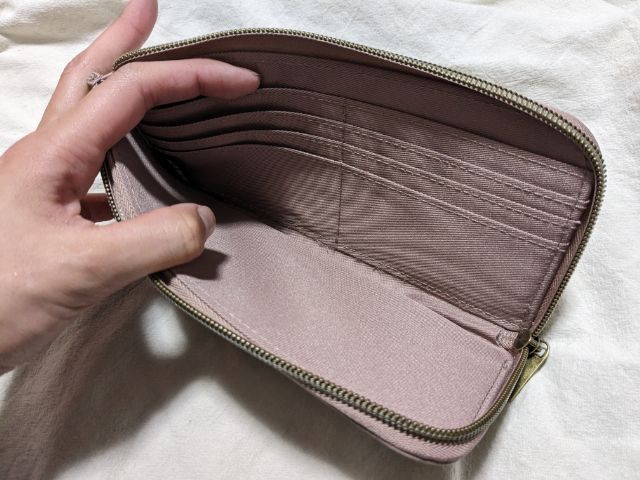 中を開いたところ