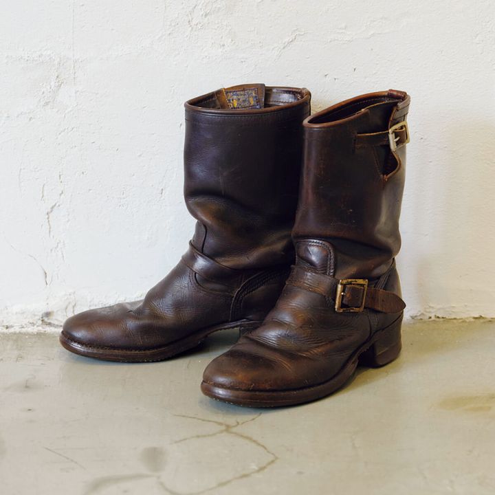 〈ハーマンシューズ〉のエンジニアブーツ