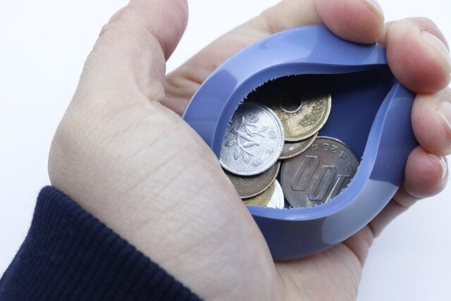 スリーコインズの温泉に行こう コインケースはハードな作りで小銭を落とす心配なし