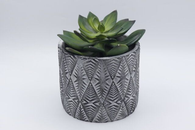 ダイソーのセメント植木鉢（5号、15cm、アメリカン風）のデザイン性