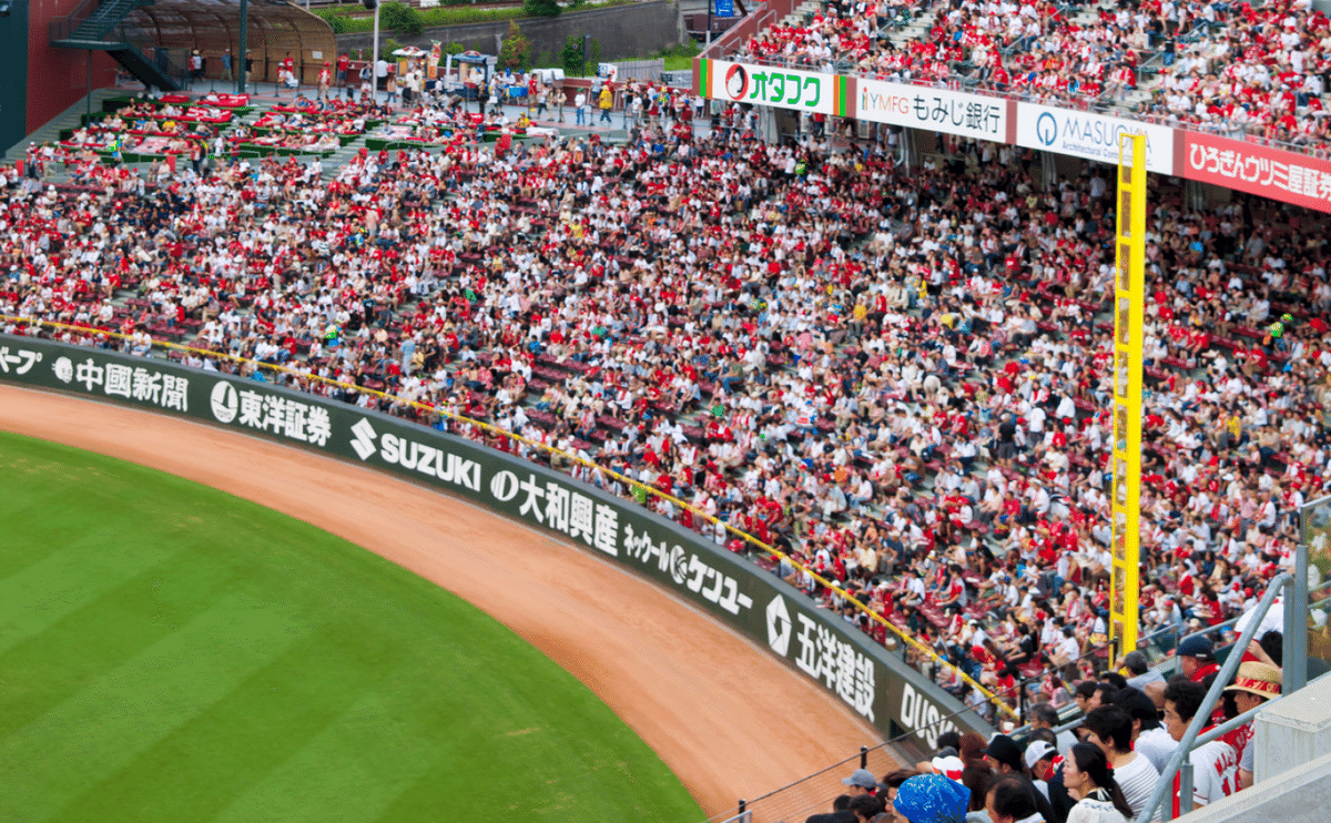 「なぜ捕った？」「確実にってことだったんかな…」ライト・野間のプレーに、カープファンからさまざまな意見が飛び交う | TRILL【トリル】