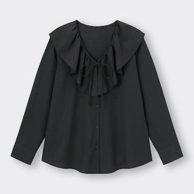 GUの黒トップス