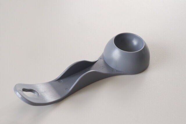 両面で大さじ小さじを量れる計量スプーン