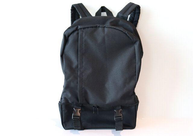 靴が入る！2層構造バックパックのデザイン