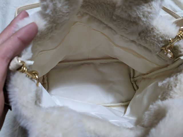 中を開いたところ