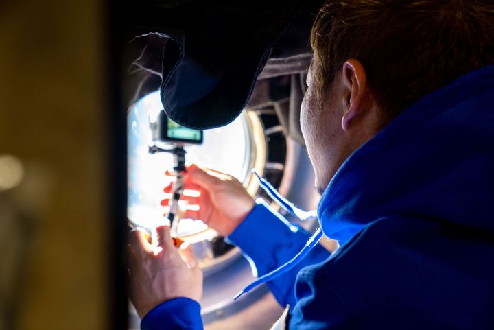 ISSが90分で地球一周する動画をタイムラプスで撮る様子