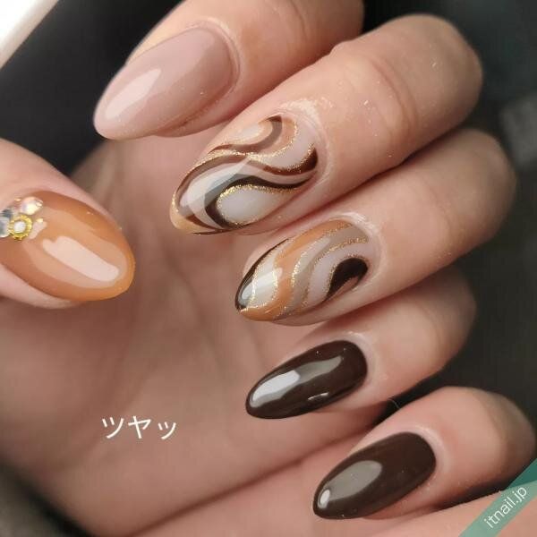 ネイルサロンBeが投稿したネイルデザイン [photoid:I0124720] via Itnail Design (726912)