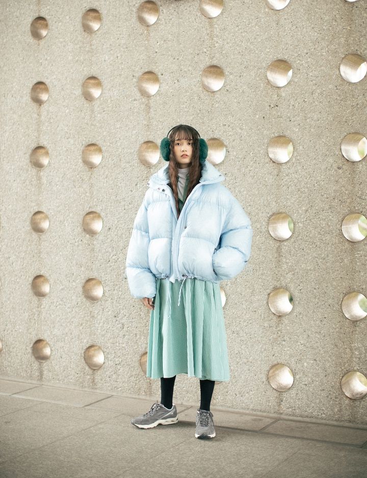 【気温0度の服装】“ダウン”を使った防寒コーディネート8選。2024年は何色が正解？