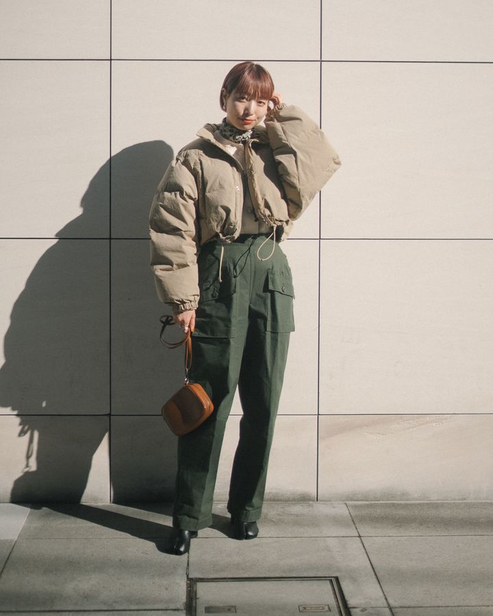 【気温0度の服装】“ダウン”を使った防寒コーディネート8選。2024年は何色が正解？