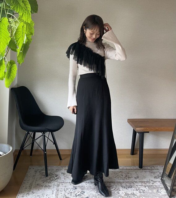 マーメイドスカートでレディライクコーデ