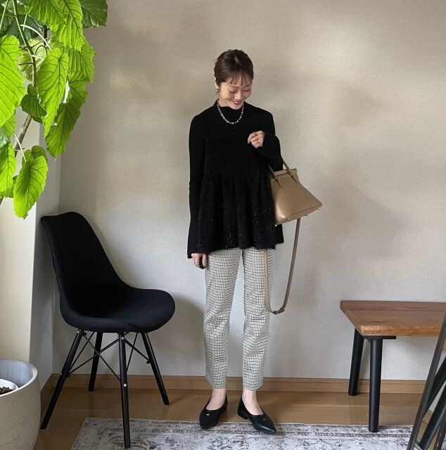 チェックパンツでキレイめコーデ