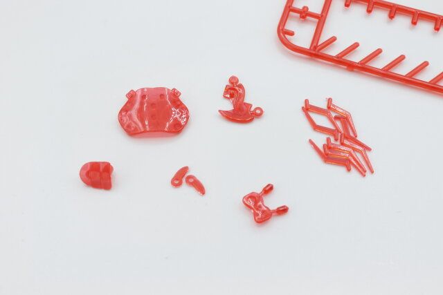 キャンドゥのクリアアクアリウム（カニ）のパーツを切り離した様子