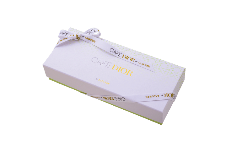 〈CAFÉ DIOR by LADURÉE〉のマカロン