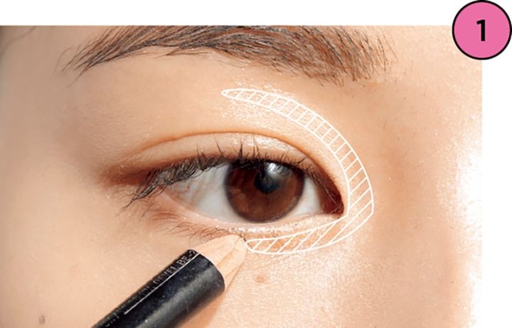 1.コンシーラーで明るくスッキリ