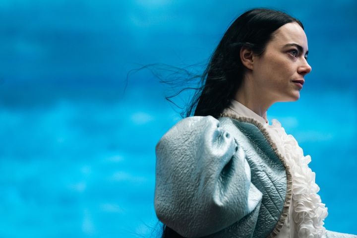 エマ・ストーン主演『哀れなるものたち』が興収1億円突破の大ヒットスタート！ アカデミー賞では『オッペンハイマー』と一騎打ちに!?