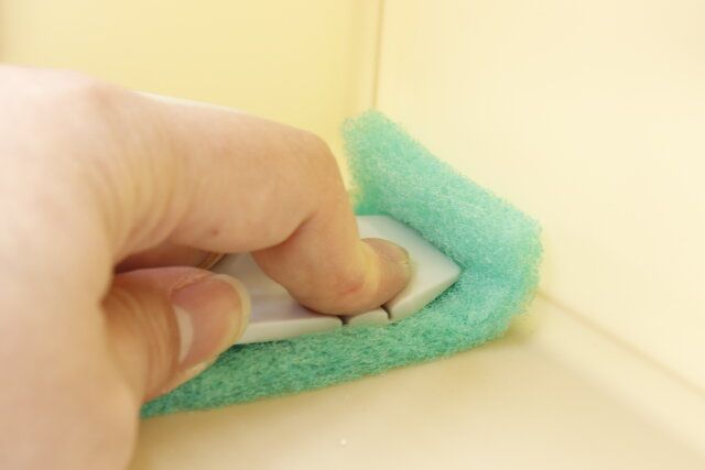 ダイソーの浴槽用ハンディクリーナー