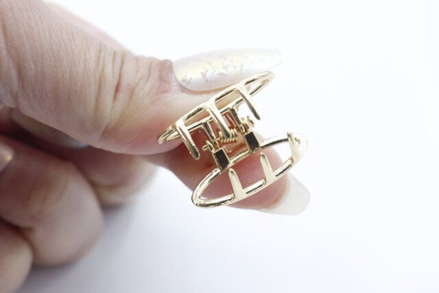 セリアのバンスクリップ ミニ 2Pのデザイン