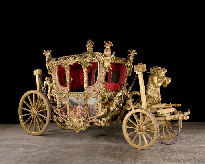 240124_A reproduction of the Coronation carriage £30,000-50,000.jpg
