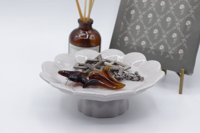 セリアの高台皿風に自作したプレートL フルールフリルとミニボウル フルールフリル