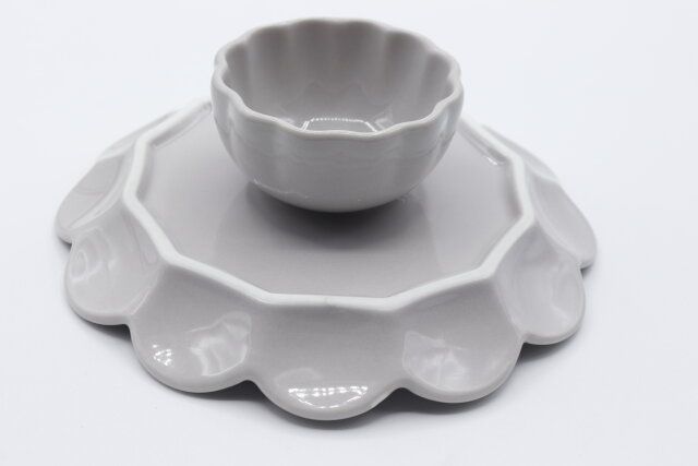 セリアの合体させたプレートL フルールフリルとミニボウル フルールフリル